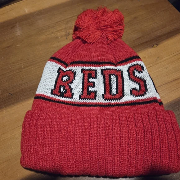New Era Cincinnati Reds Knit Beanie - Picture 2 of 2